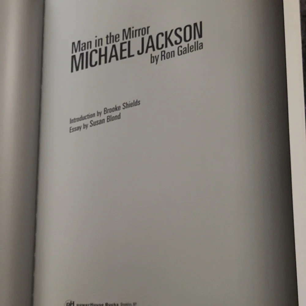 Michael Jackson book - Picture 3 of 3